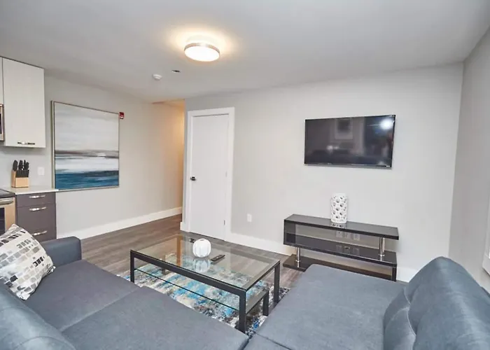 Clifton Hill Hideaway 2B -Two Bedroom Condo